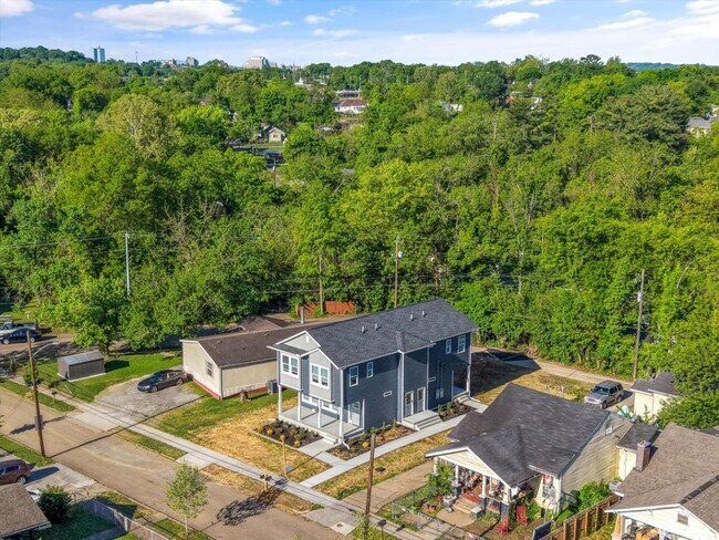Building Photo - 2713 Tarleton Ave