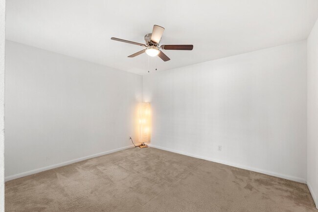 Building Photo - 2750 Holly Hall St