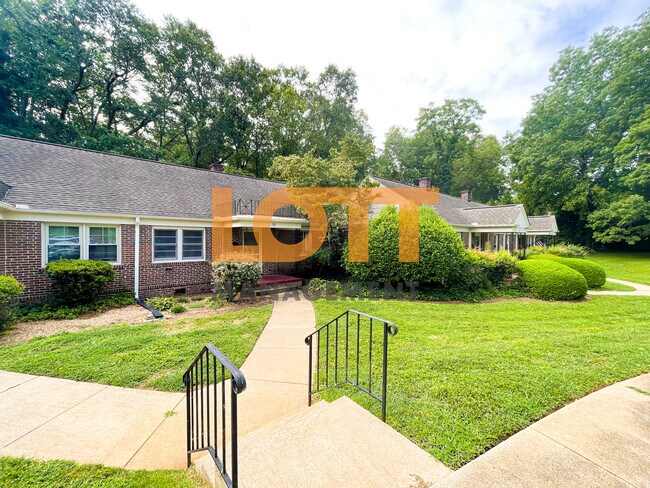 Building Photo - 600 University Rdg