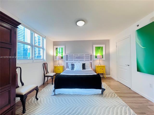 Building Photo - 1200 Brickell Bay Dr