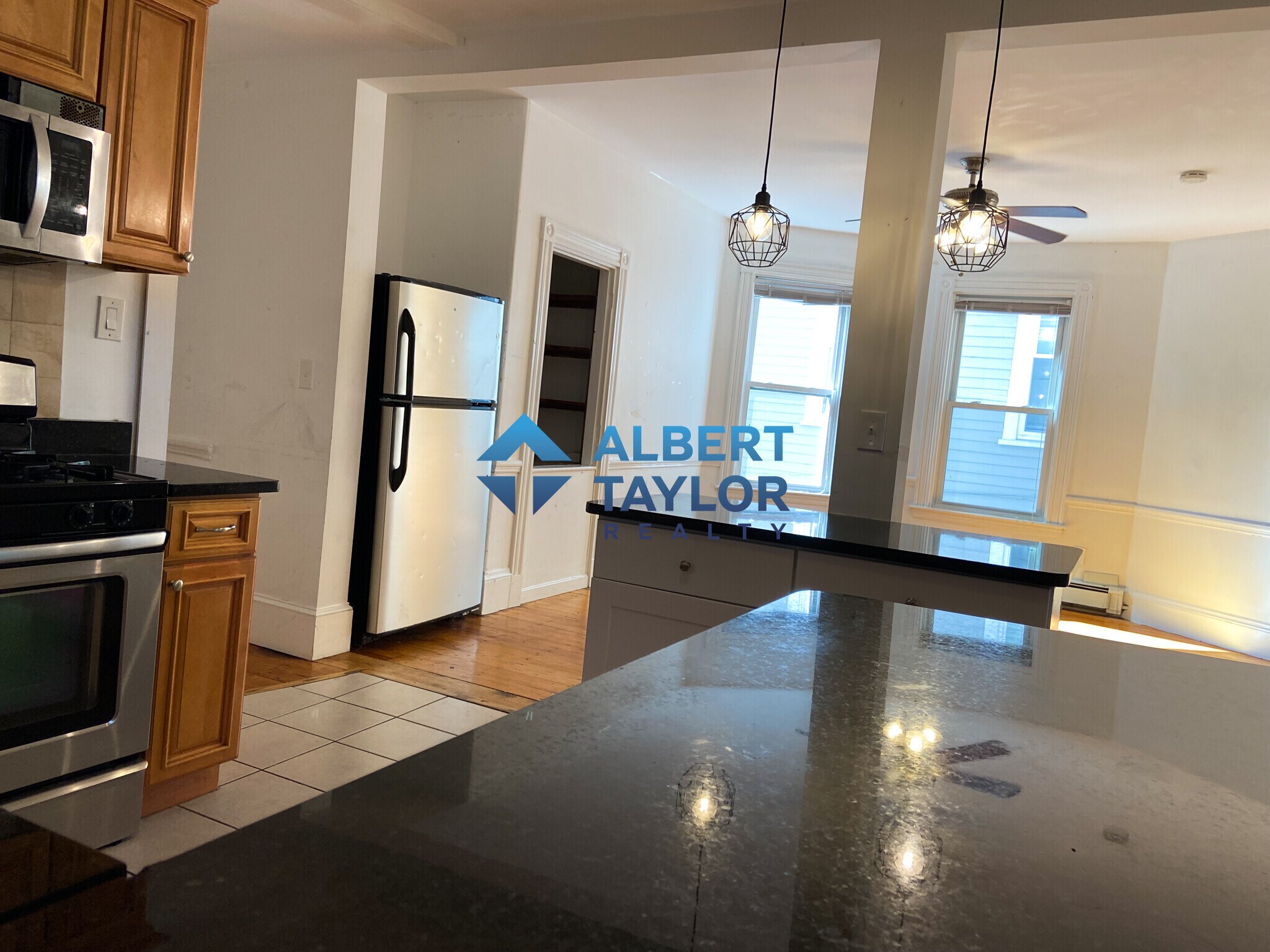 Building Photo - 13 Sachem St