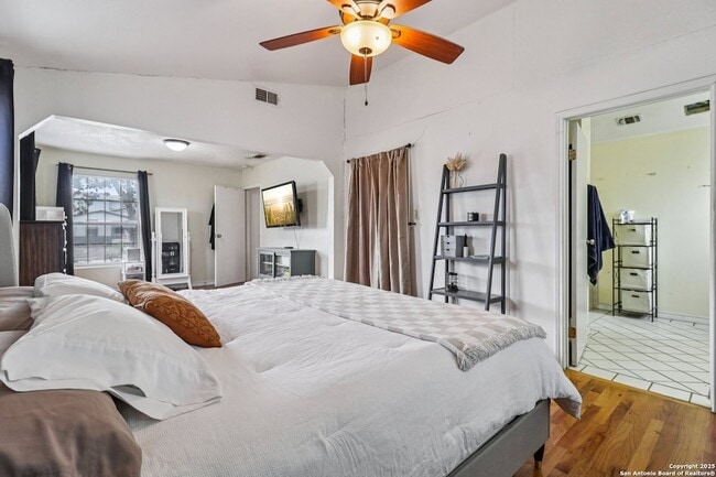 Building Photo - 2709 W Craig Pl