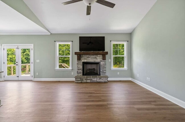 Building Photo - Charming 3-Bedroom Bunn Home with Granite ...