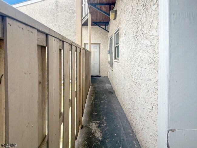 Building Photo - 403 S Main St