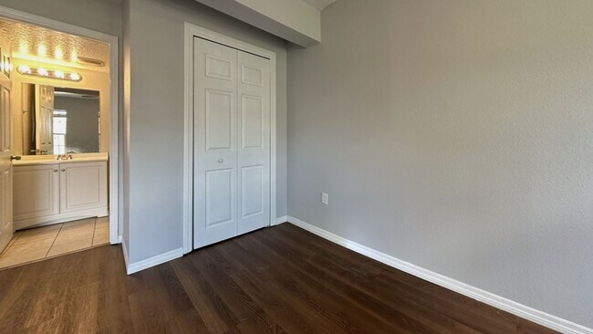 Building Photo - 425 F St