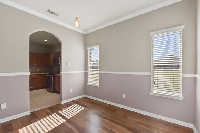 Building Photo - Stunning Corner Unit Townhome - Move-in special: Receive $100 off both your first and second mont...