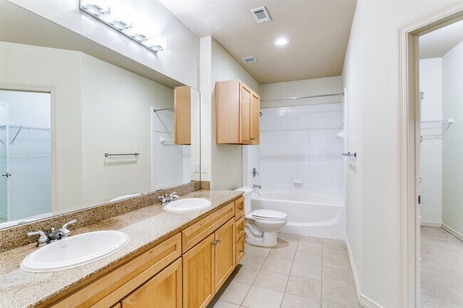Building Photo - 330 Las Colinas Blvd E