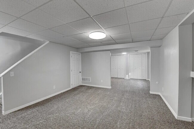 Building Photo - "Charming Duplex Retreat on Inca Street – Spacious 3-Bedroom Haven with 2.5 Baths in Englewood!"