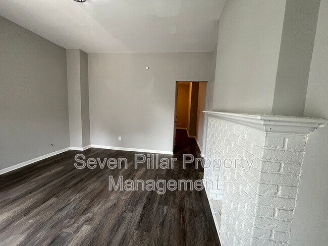Building Photo - 112 Dana Ave