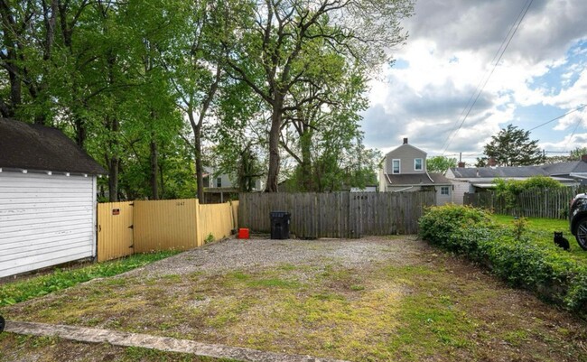 Building Photo - Charming Highlands Cottage with Spacious B...