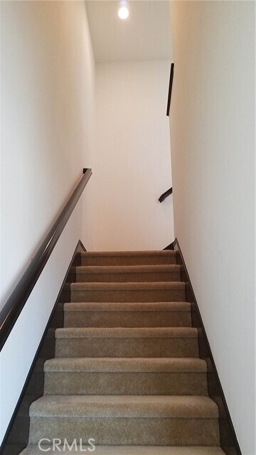 Building Photo - 908 N Acacia Ct