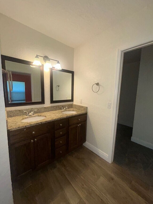 Building Photo - Beautiful 3 Bedroom 2 Bathroom in Sanford FL!