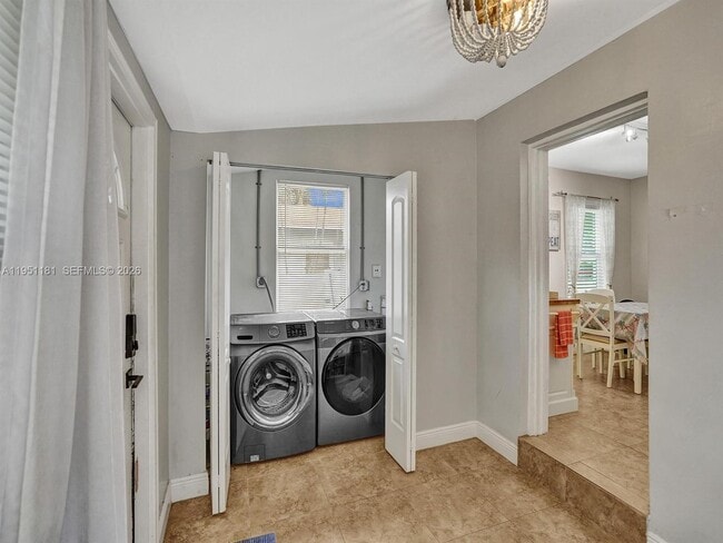 Building Photo - 615 SW 4th Ave