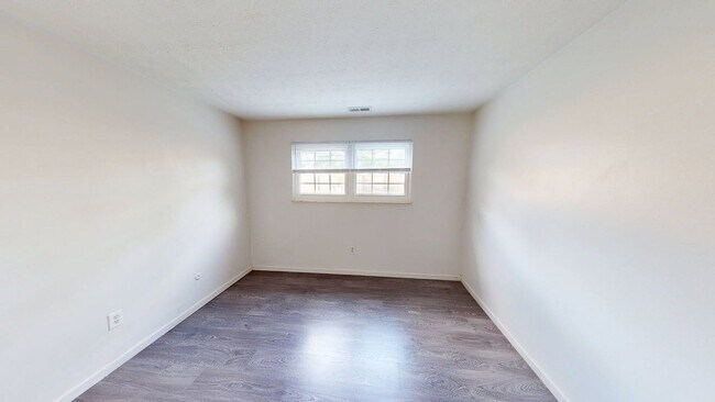 Building Photo - 5285 Portland St