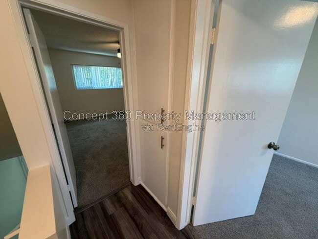 Building Photo - 327 Molino Ave