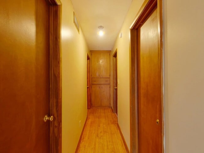 Building Photo - 2321 W Sunnybrook St