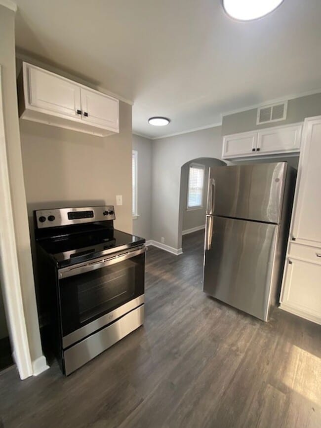 Building Photo - Charming 3-Bedroom Home in Clintonville!