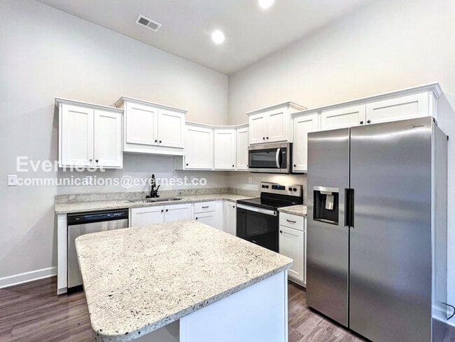 Building Photo - 8616 Hayes Dr