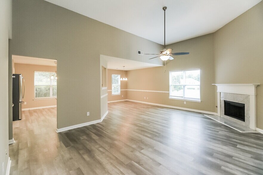 Building Photo - 206 Nadia Ct