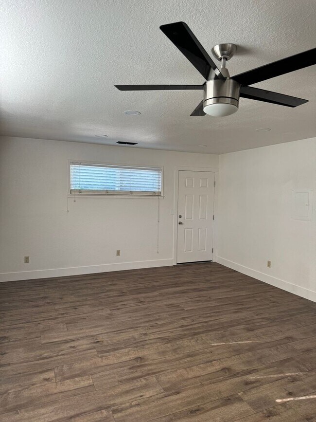 Building Photo - 2066 Placer St