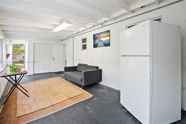 Building Photo - 3711 SW 58th Ave