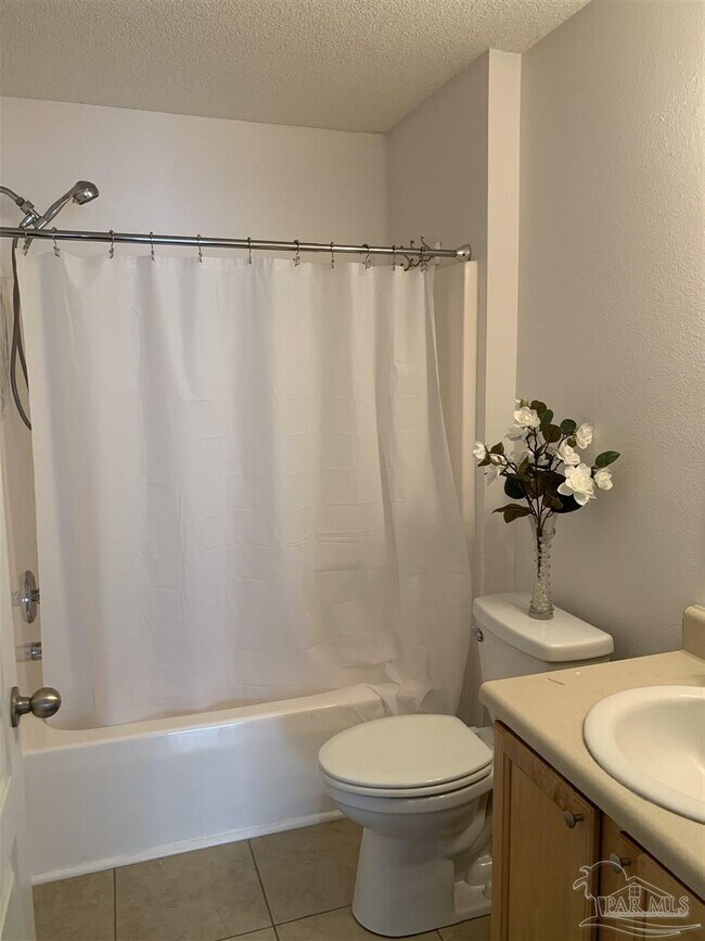 Building Photo - 8949 Camelot Pl