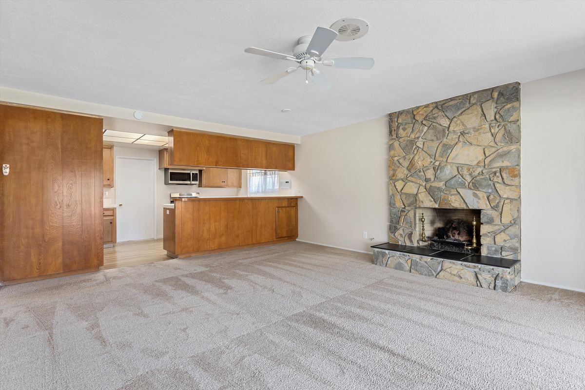 Building Photo - 1304 San Julian Dr