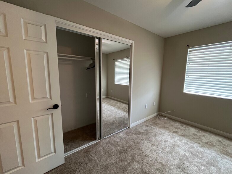 Building Photo - 25981 Coombe Hill Dr