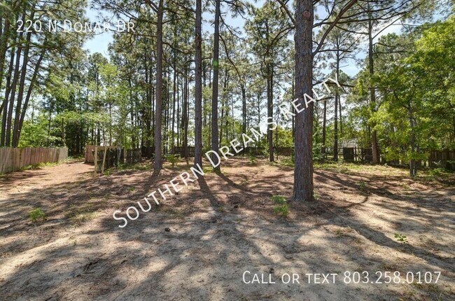 Building Photo - 220 N Donar Dr