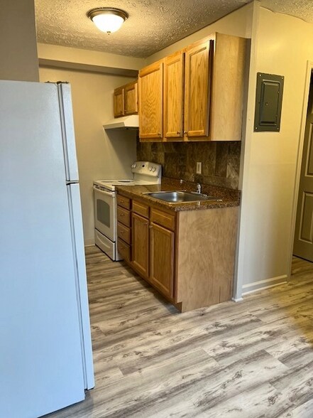 Primary Photo - 5411 Southgate Blvd