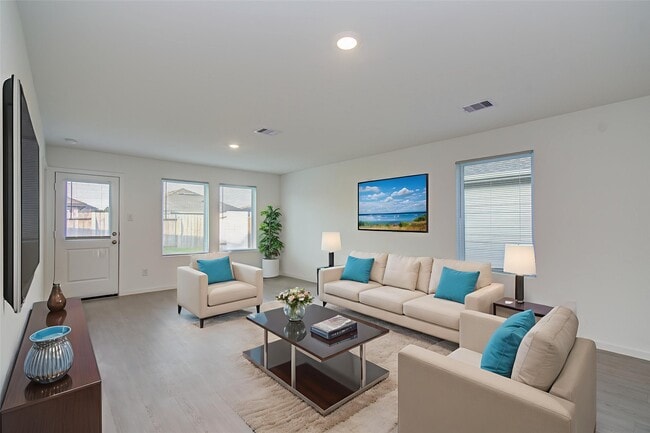 Building Photo - 25364 Carnation Ct