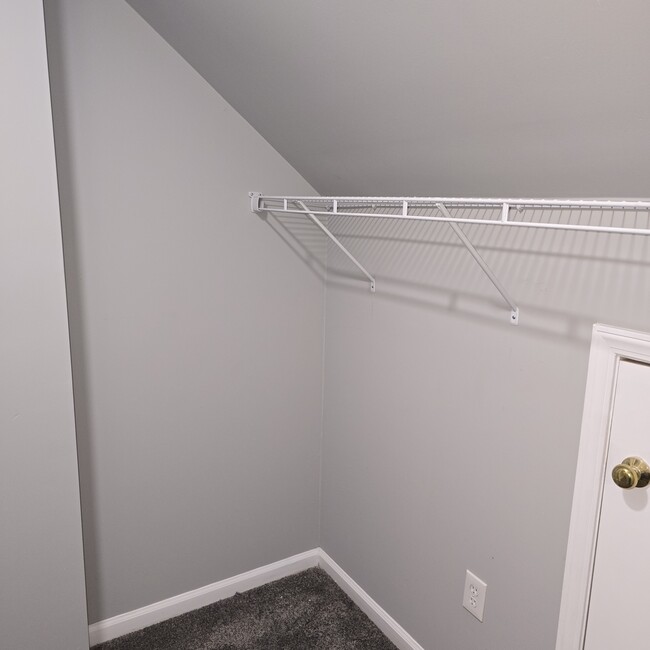 4th bedroom closet - 4007 Longbow Ct