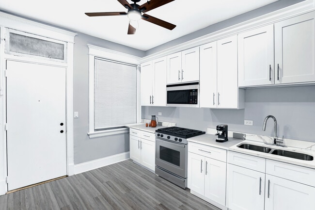 Building Photo - 5343 S Indiana Ave