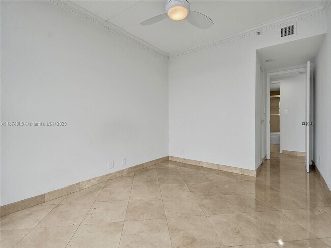 Building Photo - 1000 W Island Blvd