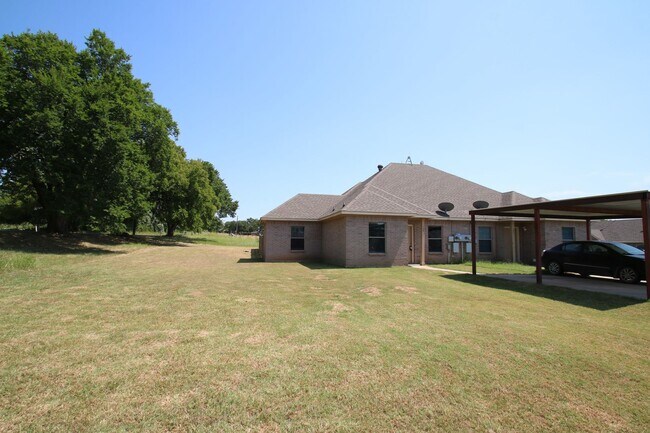 Building Photo - 105-107 Sunburst Court