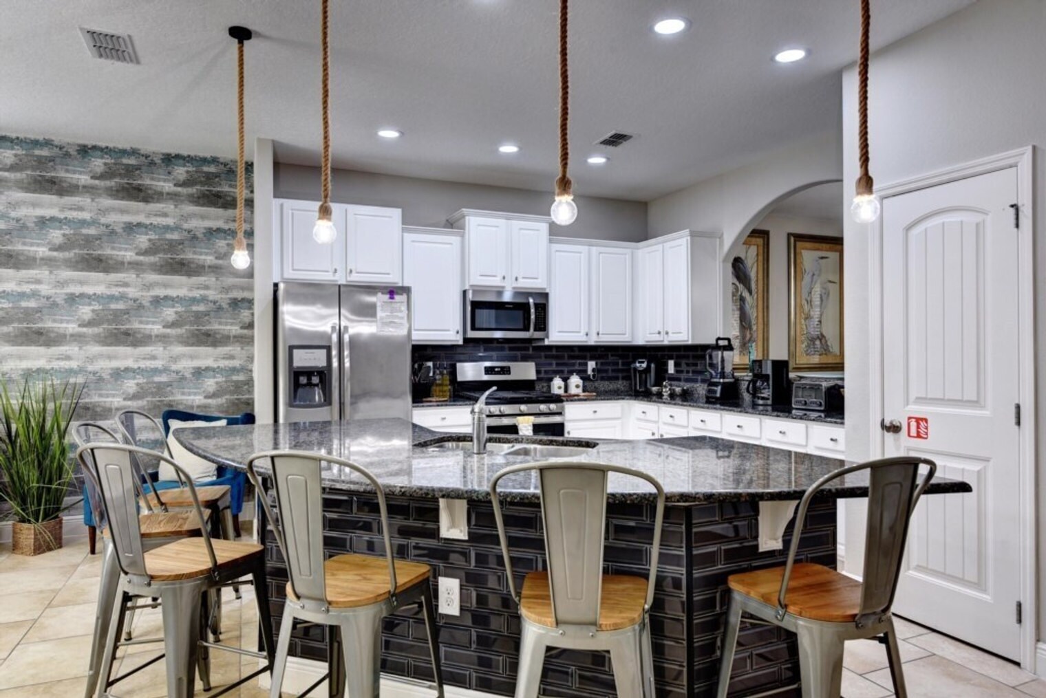 Building Photo - 5254 Wildwood Wy