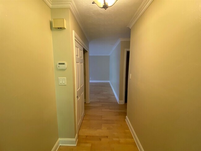 Building Photo - 311 Westwood Dr