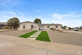 Building Photo - 2912 Hector Dr