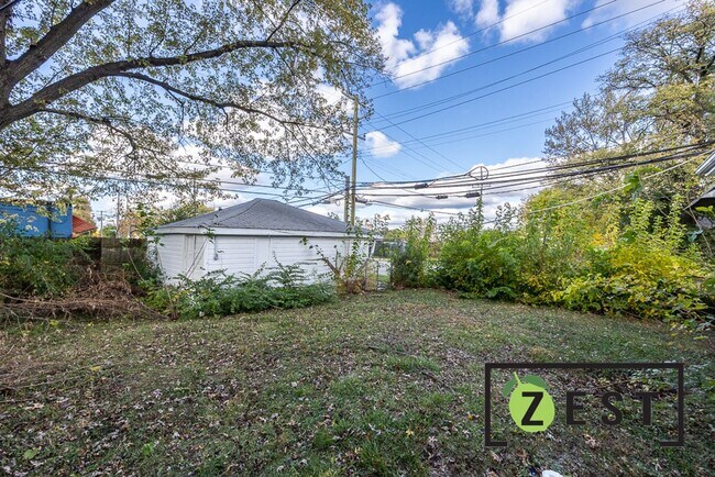 Building Photo - 2 BED 1 BATH SINGLE FAMILY HOME OPEN HOUSE...