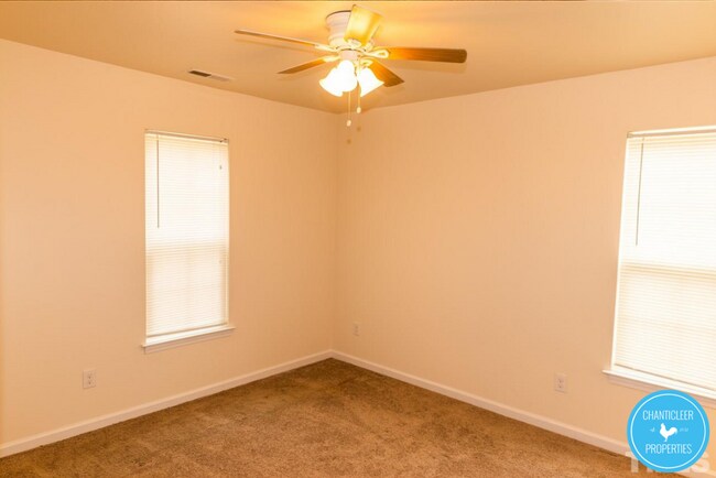 Building Photo - 917 Skinner Dr