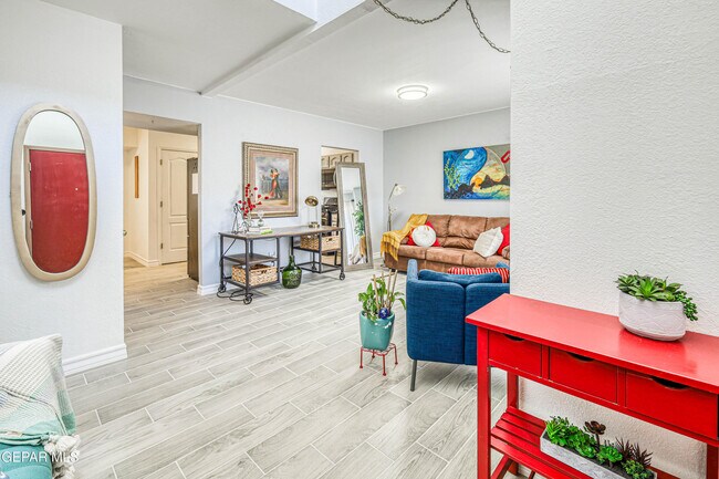 Building Photo - 7333 Golden Hawk Dr