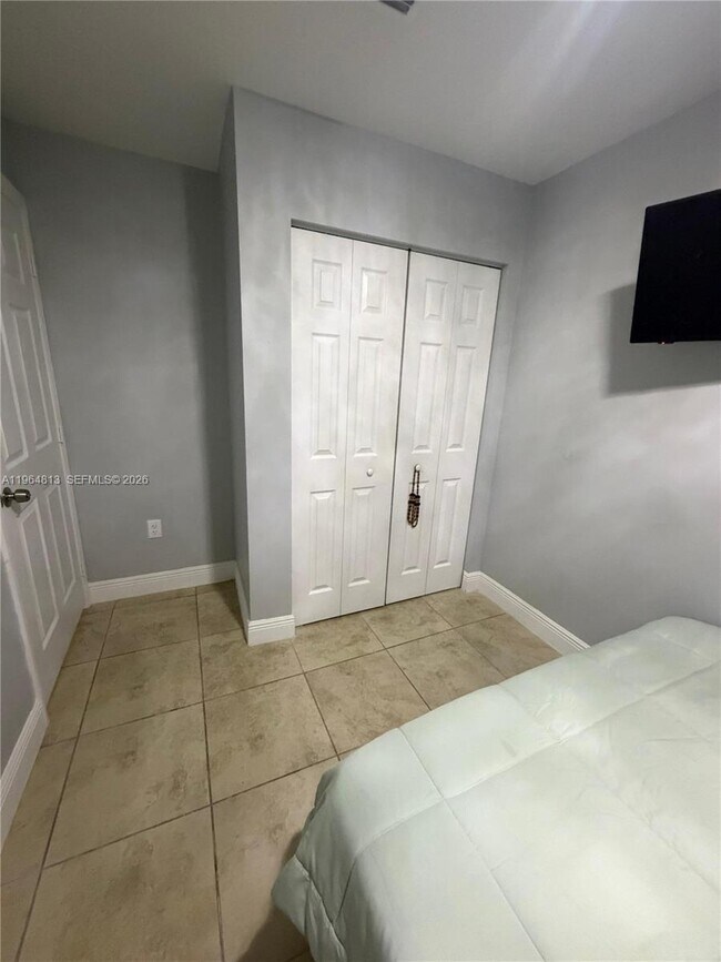 Building Photo - 1955 NW 5th Pl