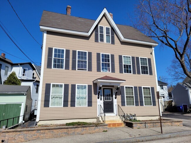 Building Photo - 21 Jane St