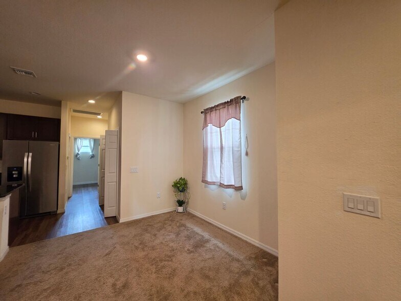 Building Photo - 6004 Pecan Cir