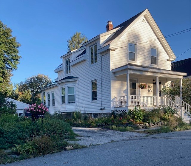 House est 1900 - 37 Summit St