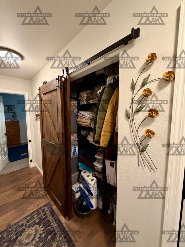 Building Photo - 3BR Home in North Pole | Fenced Yard/Pet Friendly + Garage | Available June 15