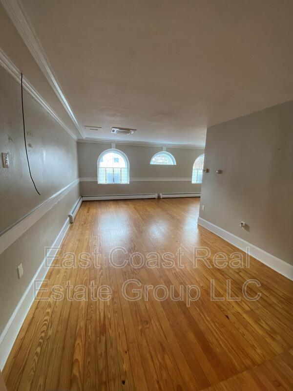 Building Photo - 4 W Water St