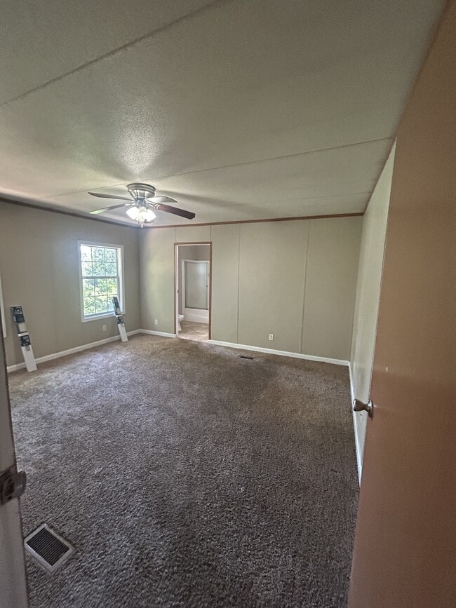 Building Photo - 105 Zackary St