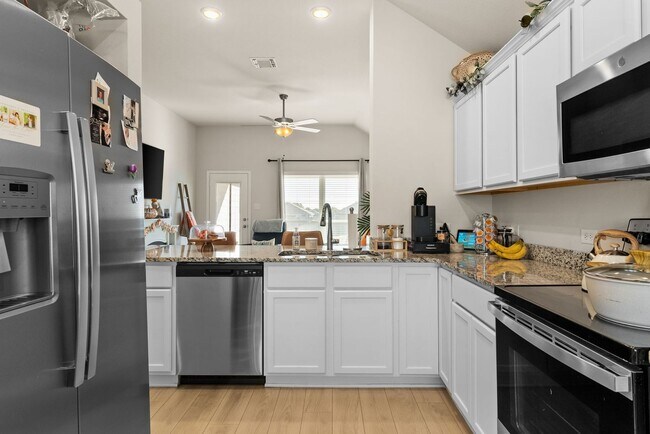 Building Photo - 9612 Caemlyn Cv