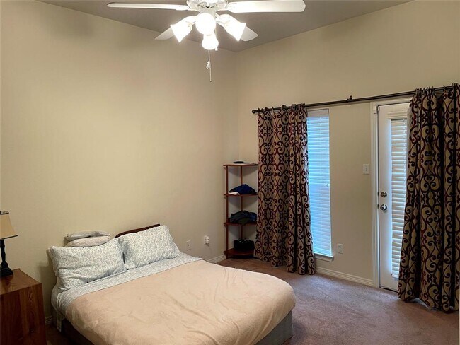 Building Photo - 12755 Mill Ridge Dr